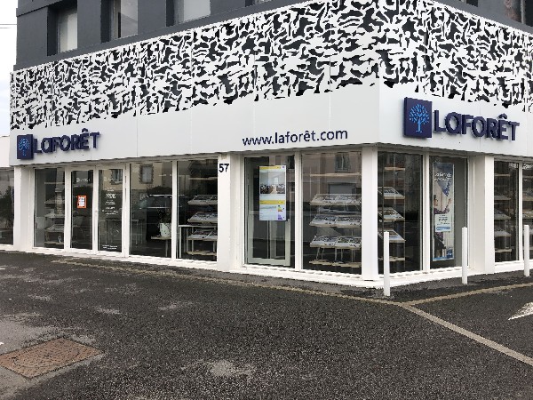 Immobilier &agrave; Quimper. L'agence Lafor&ecirc;t est situ&eacute;e entre le rond-point du Frugy et Prat Maria dans le quartier sud de la ville. Parking priv&eacute; et 300 m&sup2; de bureaux accessibles aux personnes &agrave; mobilit&eacute; r&eacute;duite.